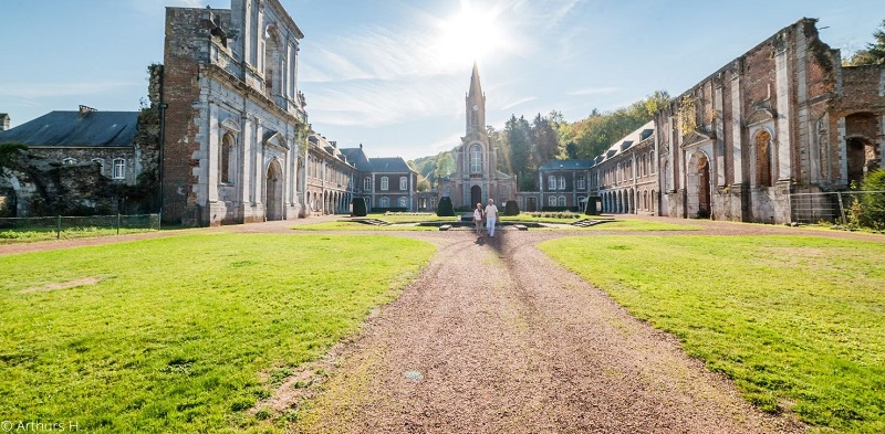 Abbaye d'Aulne à Fontene l'Eveque